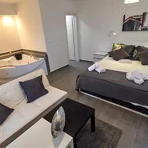 Vela krevet i doručak
